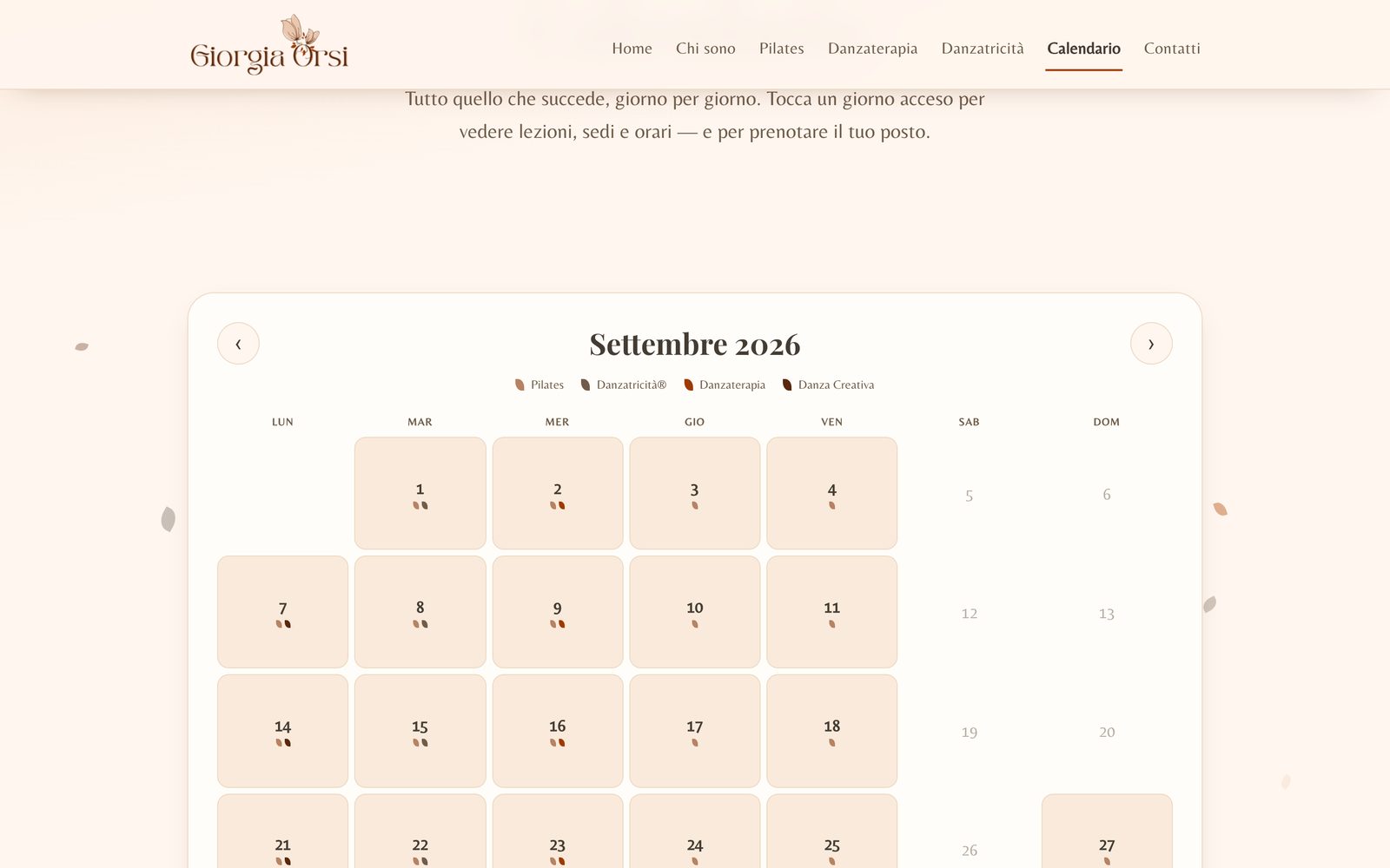 Il calendario di settembre 2026: i giorni con le lezioni sono accesi e segnati con i colori dei percorsi, pilates, Danzatricità®, danzaterapia e danza creativa.